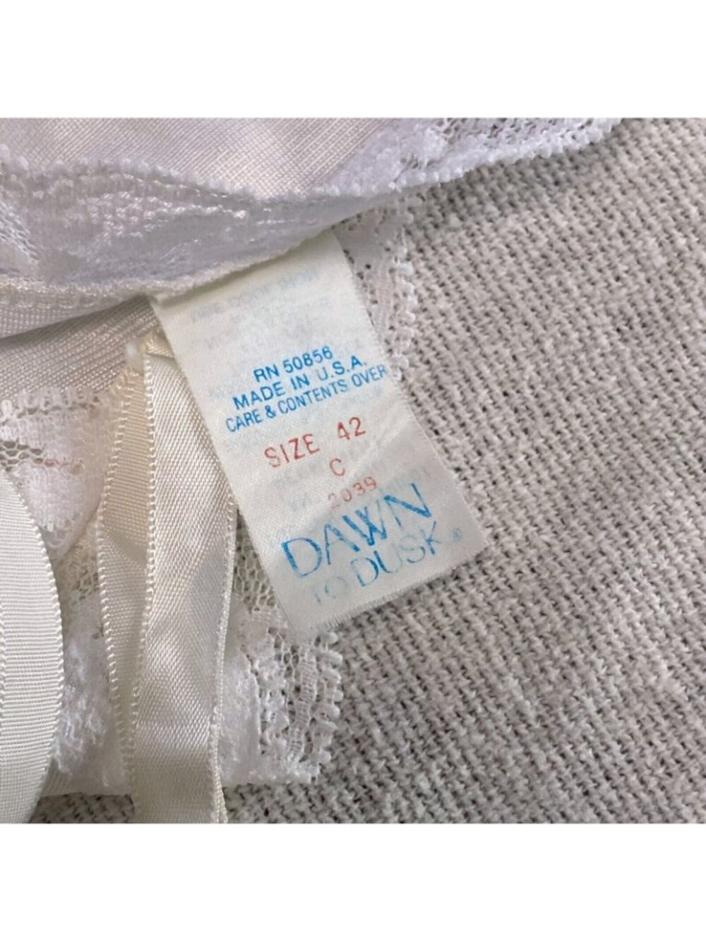 Vintage Dusk to Dawn Slip Coquette Twee Goth Cream Lace Trim 42C Lingerie - Picture 3 of 11